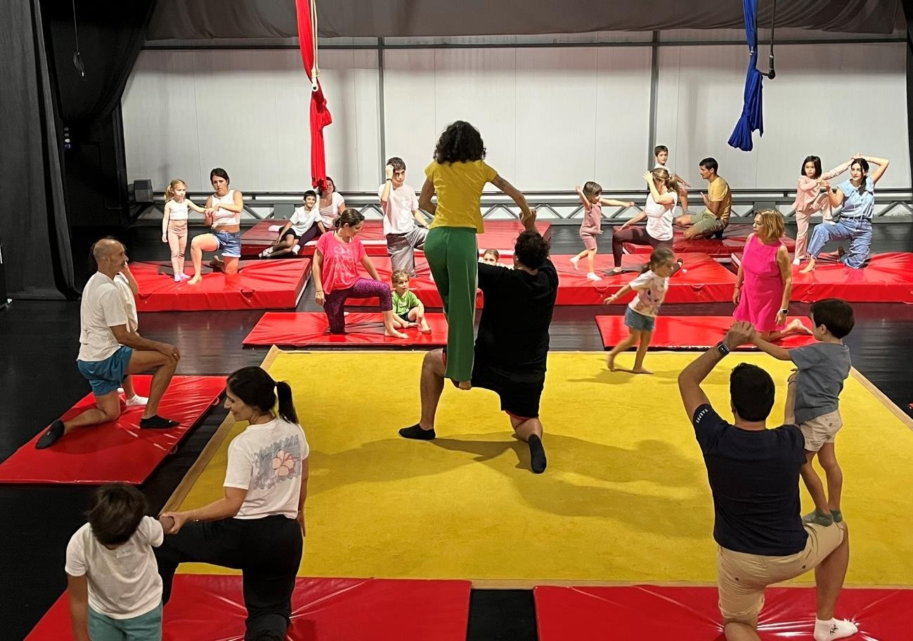 Taller de Circo en familia AVENTURAS BAJO LA CARPA